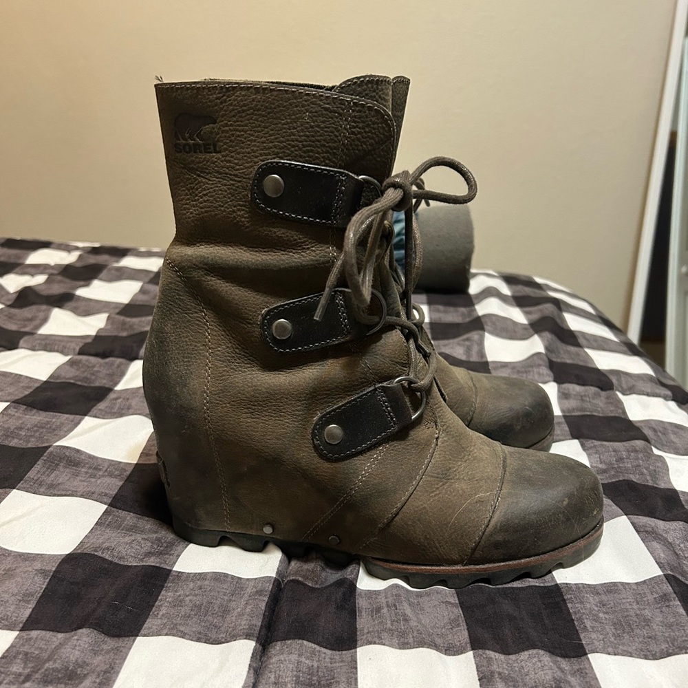 Sorel Women's Lace Up Joan of Arc Wedge Boots